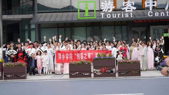 efc020a7843b8b7e539545aeab9dbd4